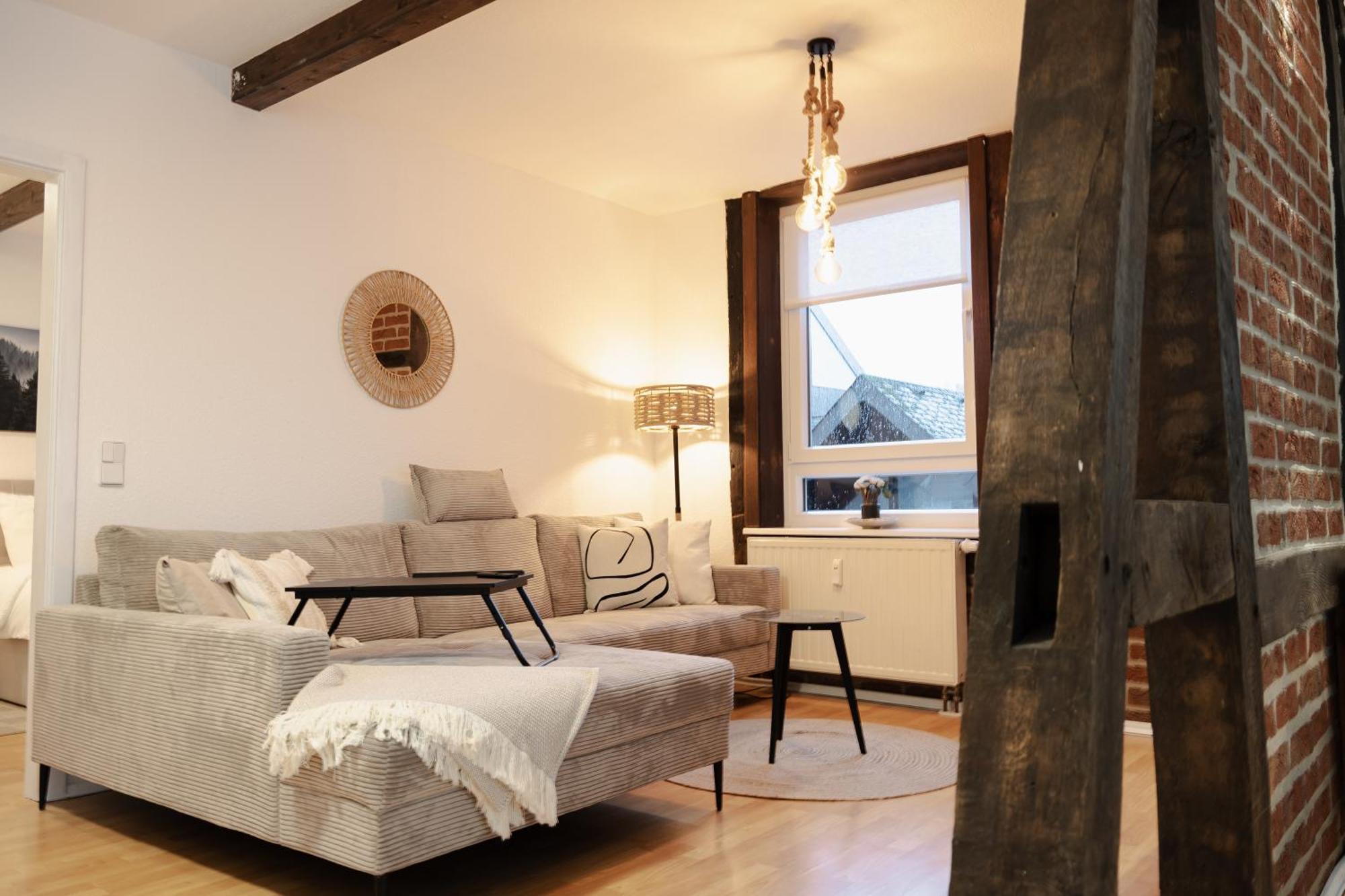 Jasta Homes Altstadt, Zentral, Ueberdachter Parkplatz, Netflix, Vollausstattung, Loft, Modern Und Komfort Hamelin Exterior photo
